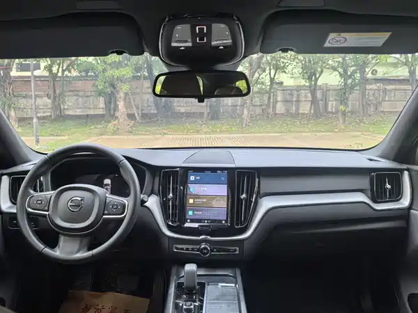 Volvo XC60 2022
