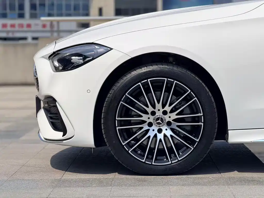 Mercedes-Benz C-Class 2025