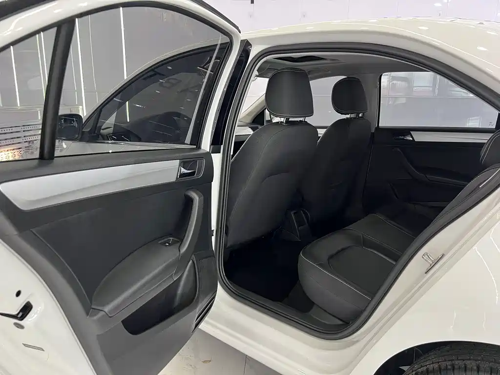 Skoda Rapid 2022 — фото 11