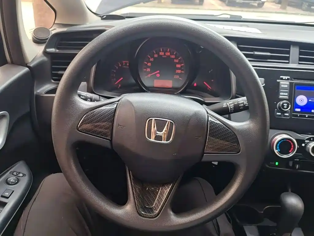 Honda Fit 2018 — фото 11