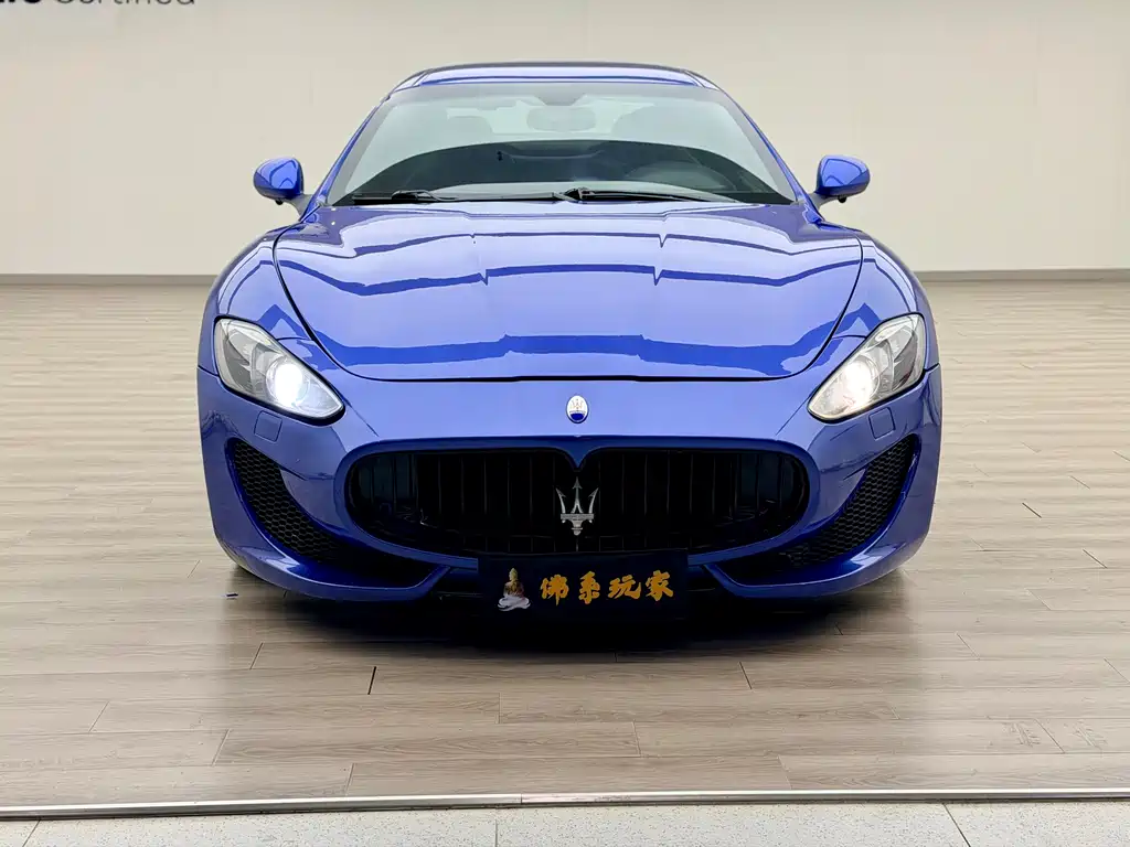 Maserati GranTurismo 2015 — фото 2