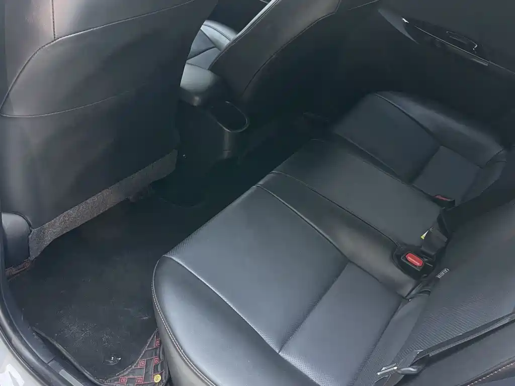 Toyota Yaris L 2022 — фото 19