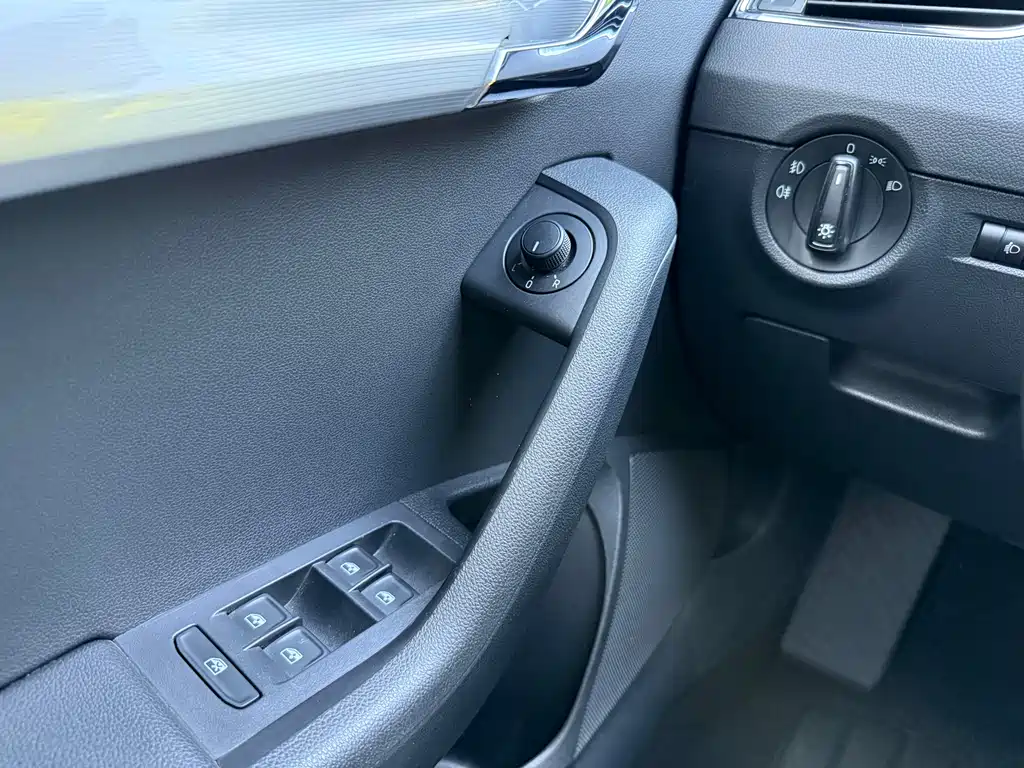 Skoda Octavia 2017 — фото 12