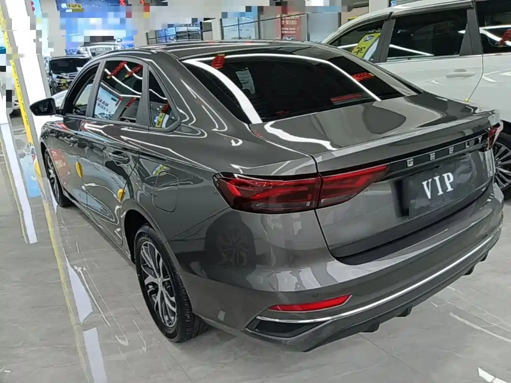 Geely Emgrand 2025