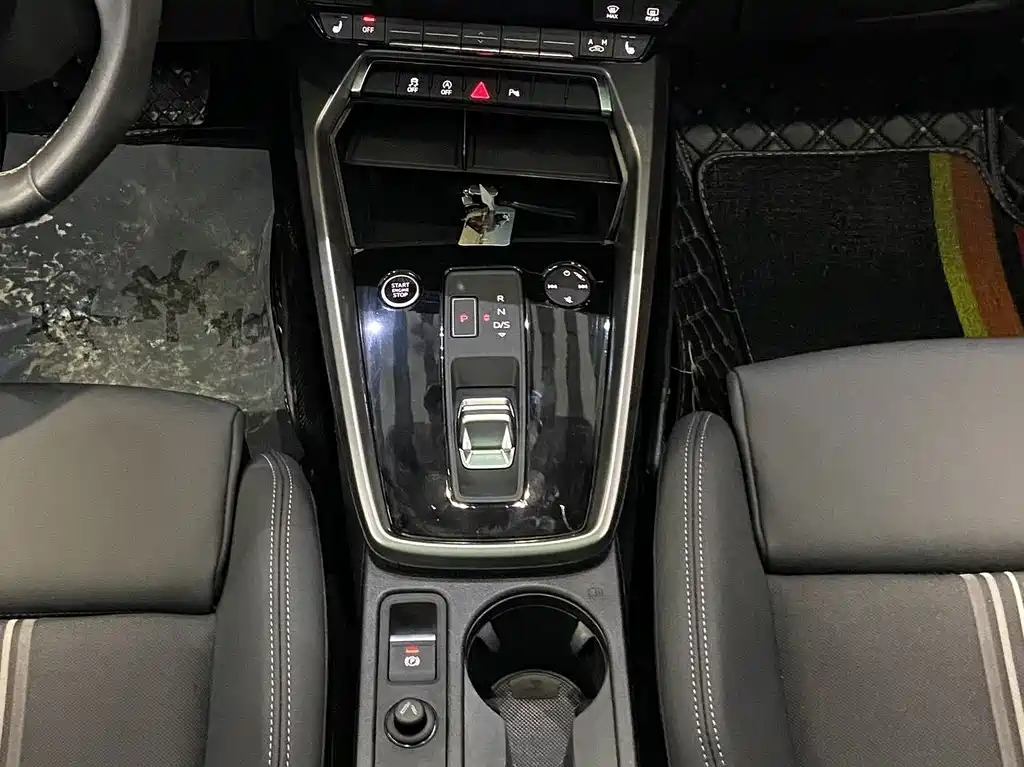 Audi A3 2023 — фото 15
