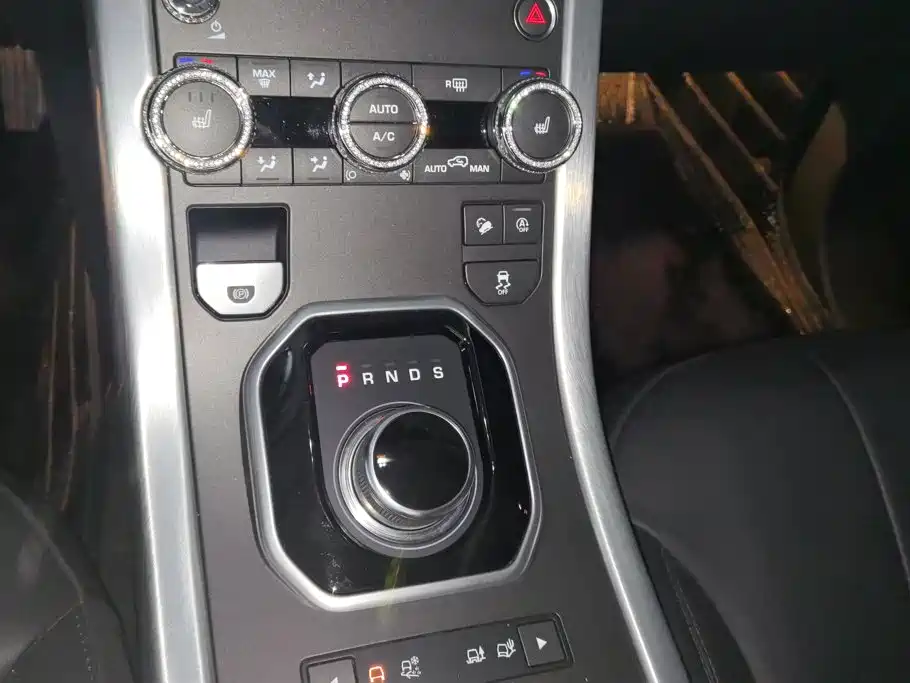 Land Rover Range Rover Evoque 2018 — фото 16