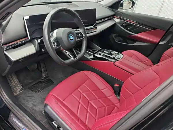 BMW i5 2025