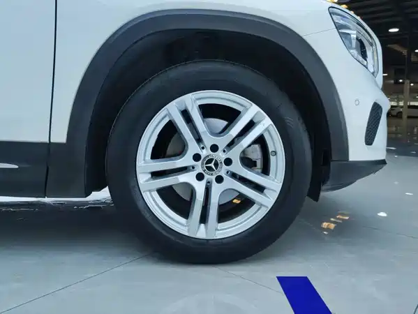Mercedes-Benz GLB 2021