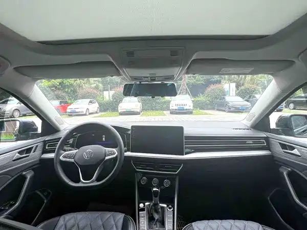 Volkswagen Sagitar 2025