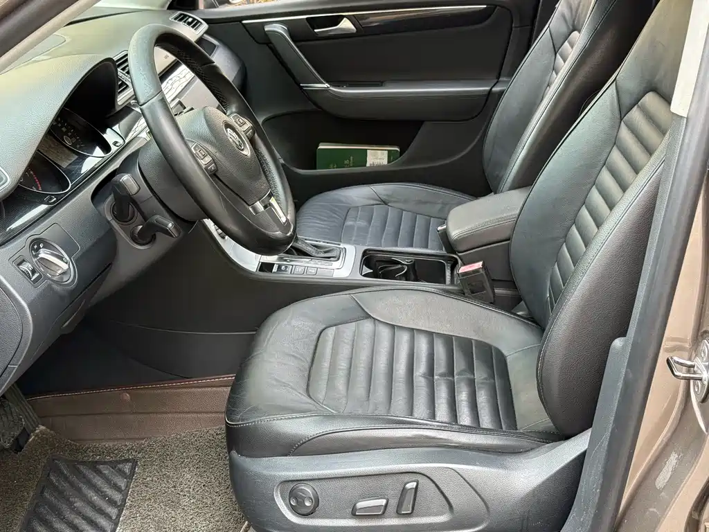 Volkswagen Magotan 2013