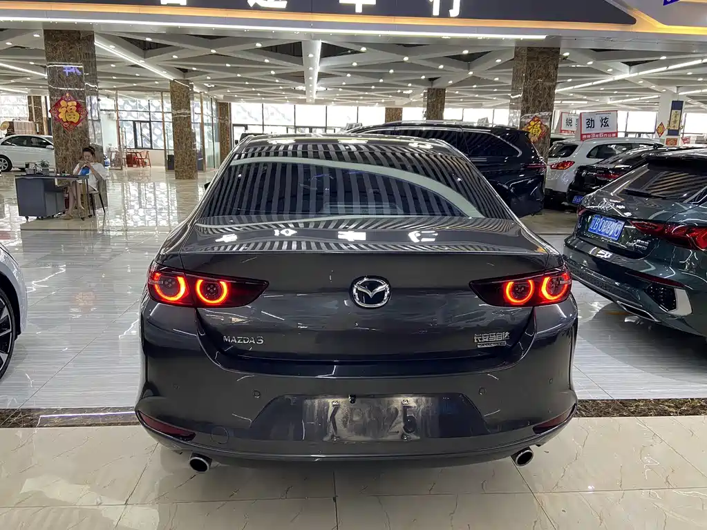 Mazda 3 Axela 2023