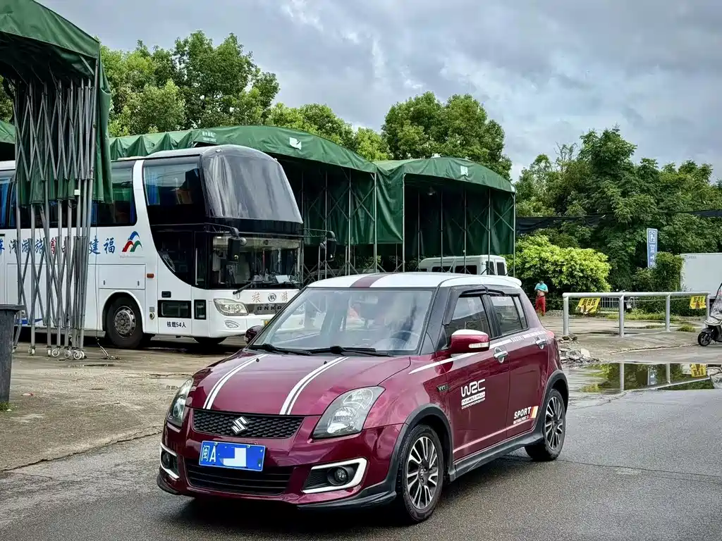 Suzuki Swift 2015 — фото 1