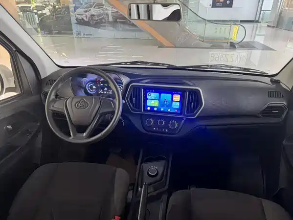 Changan Ruixing EM80 2025