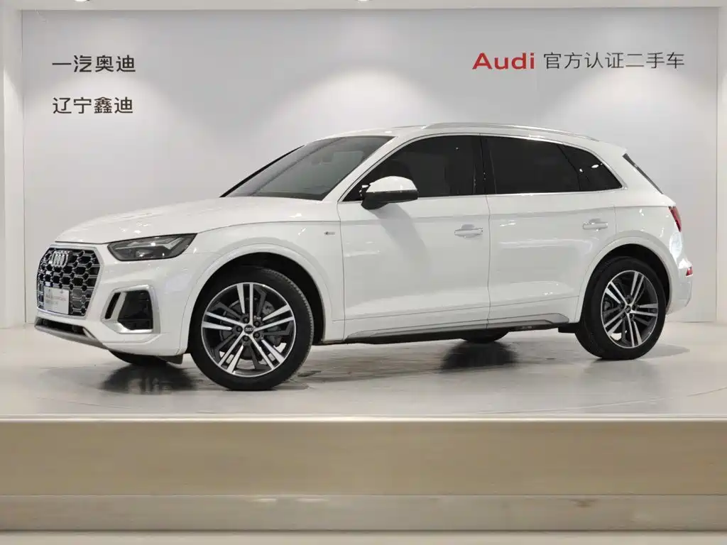 Audi Q5L 2022 — фото 1