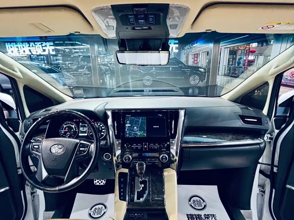 Toyota Alphard 2021 — фото 8
