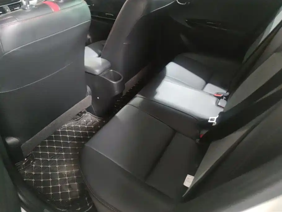 Toyota Yaris L 2023 — фото 11