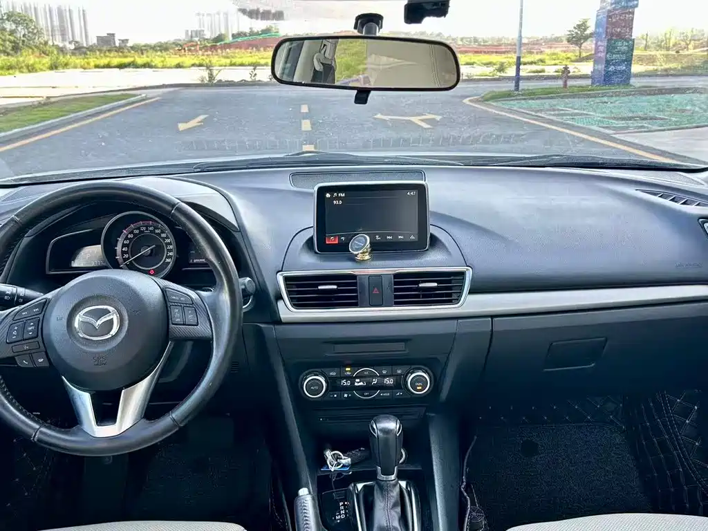Mazda 3 Angkesela 2014