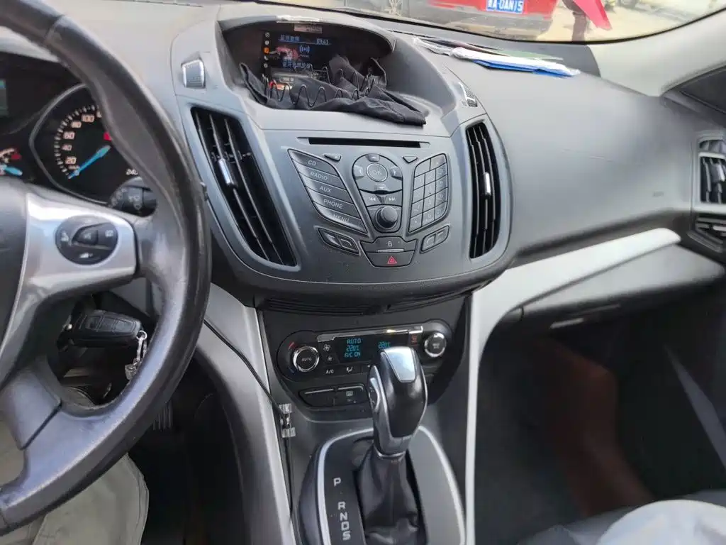 Ford Kuga 2015 — фото 14