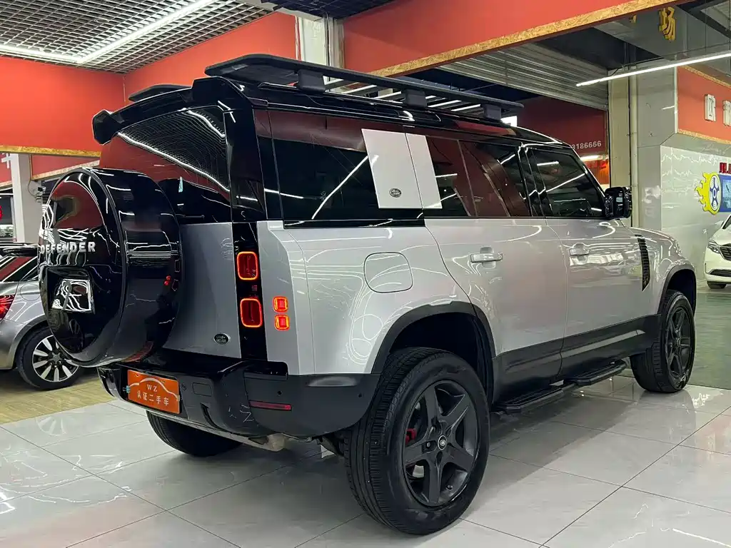 Land Rover Defender 2021 — фото 9