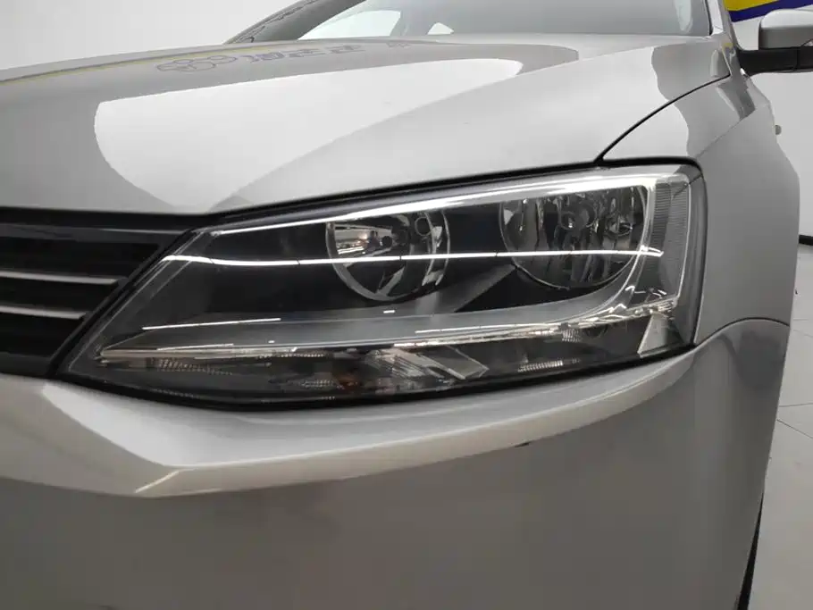 Volkswagen Sagitar 2014