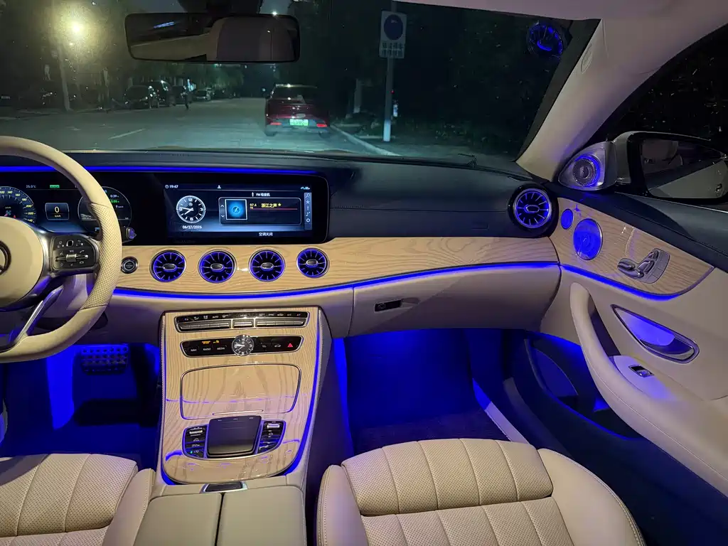 Mercedes-Benz E-Class 2019 — фото 17