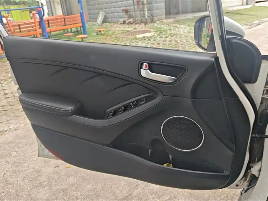 Kia K3S 2015