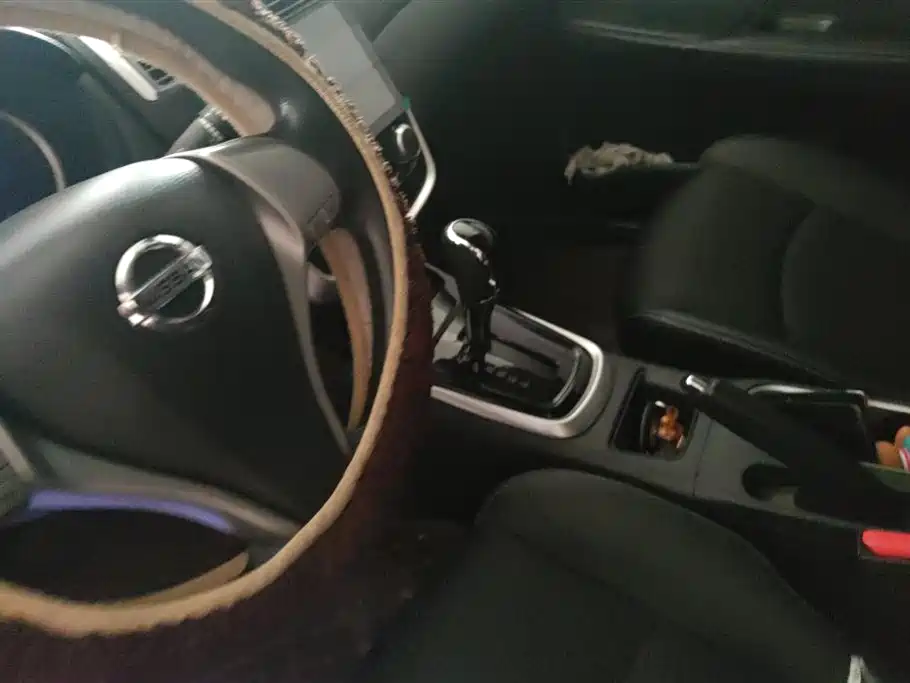 Nissan Tiida 2017 — фото 16
