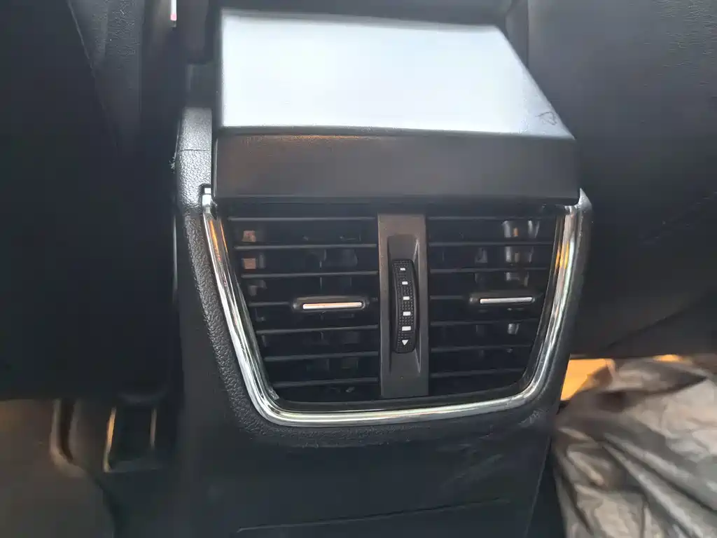Skoda Octavia 2017 — фото 10