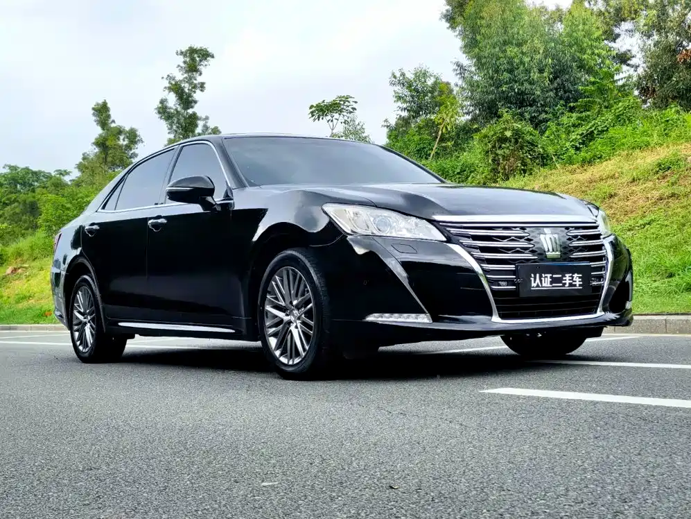 Toyota Crown 2017 — фото 3