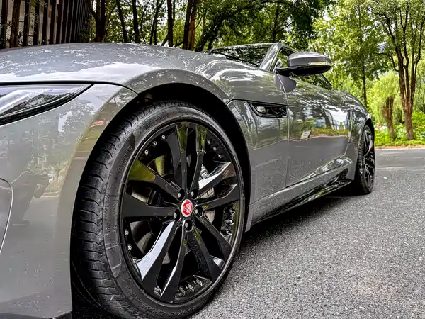 Jaguar F-TYPE 2023