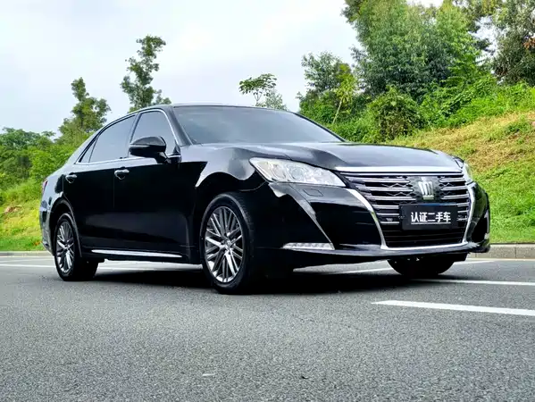 Toyota Crown 2017