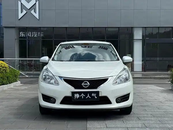 Nissan Tiida 2014
