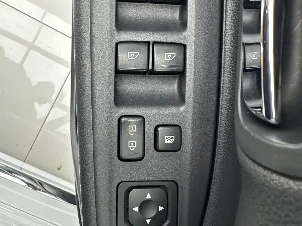 Mitsubishi Outlander 2023 — фото 11