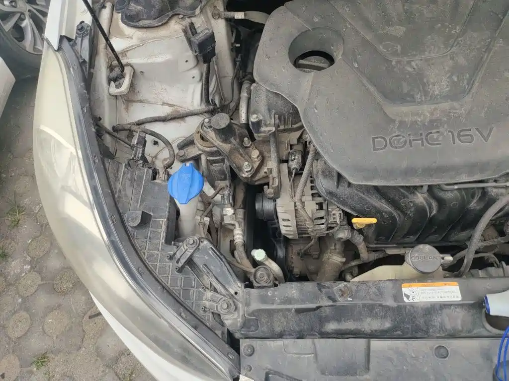 Hyundai Elantra 2015 — фото 22