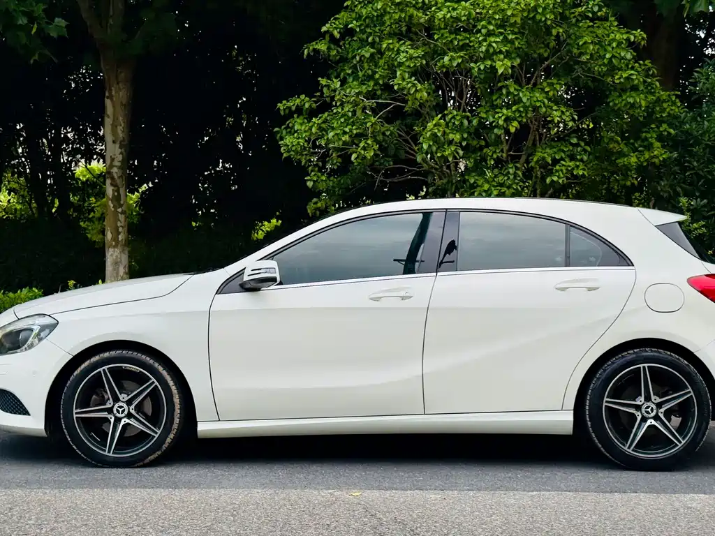 Mercedes-Benz A-Class 2016 — фото 4