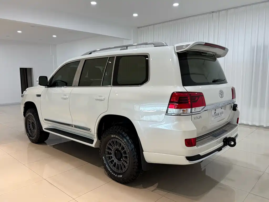 Toyota Land Cruiser 2018 — фото 21