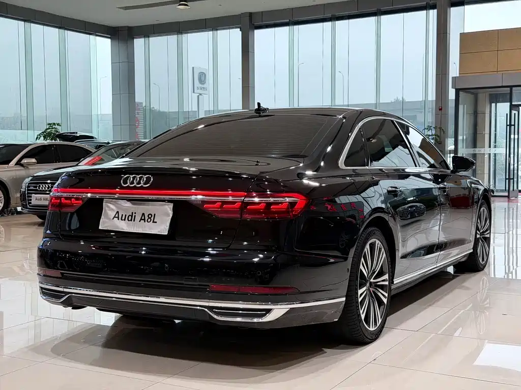 Audi A8 2022
