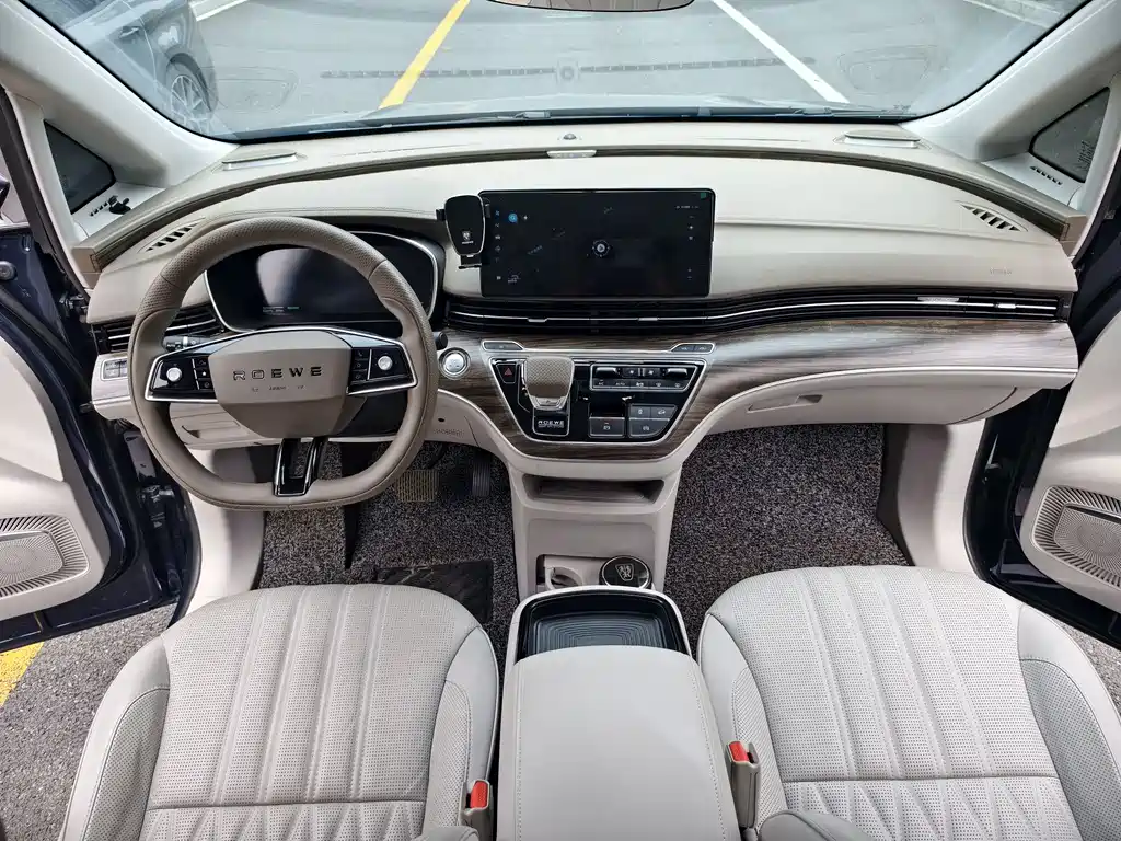 Roewe iMAX8 New Energy 2023 — фото 13