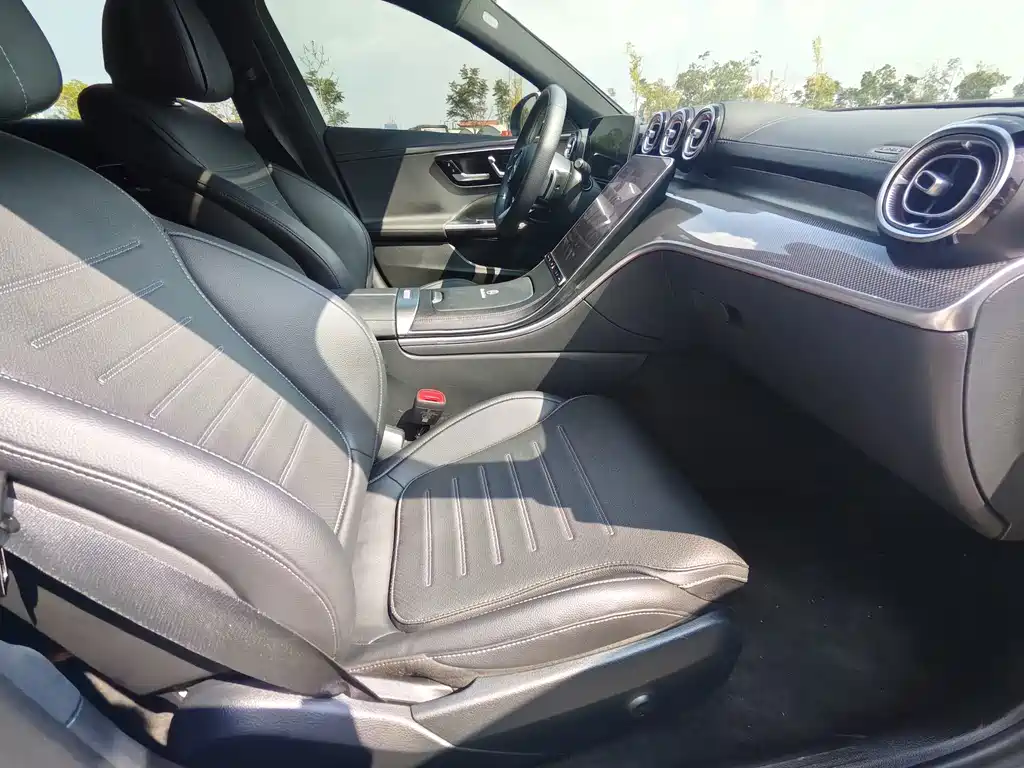Mercedes-Benz C-Class 2023 — фото 15