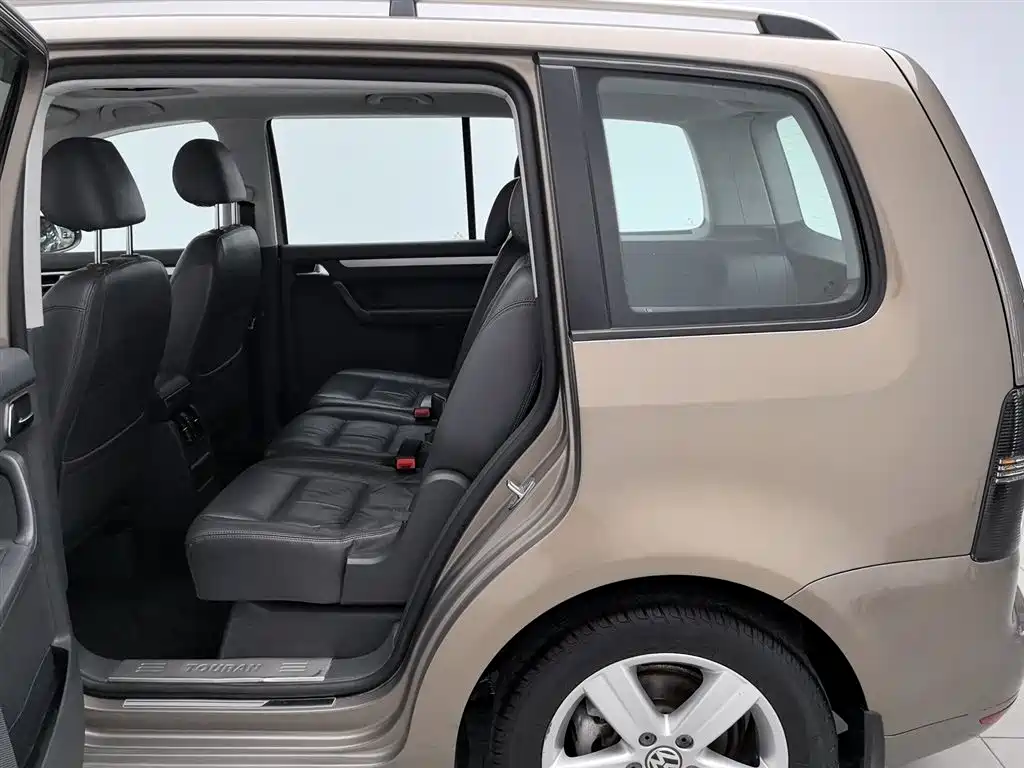 Volkswagen Touran 2015 — фото 15