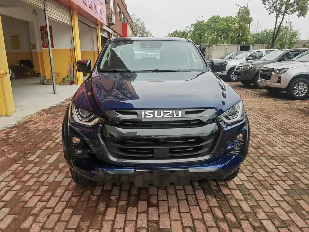 Isuzu D-MAX — фото 1