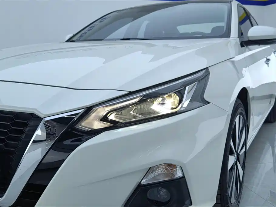 Nissan Teana 2022 — фото 5