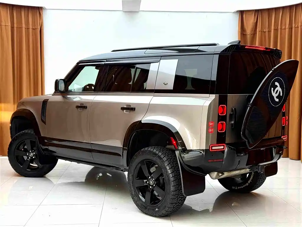 Land Rover Defender 2022 — фото 6