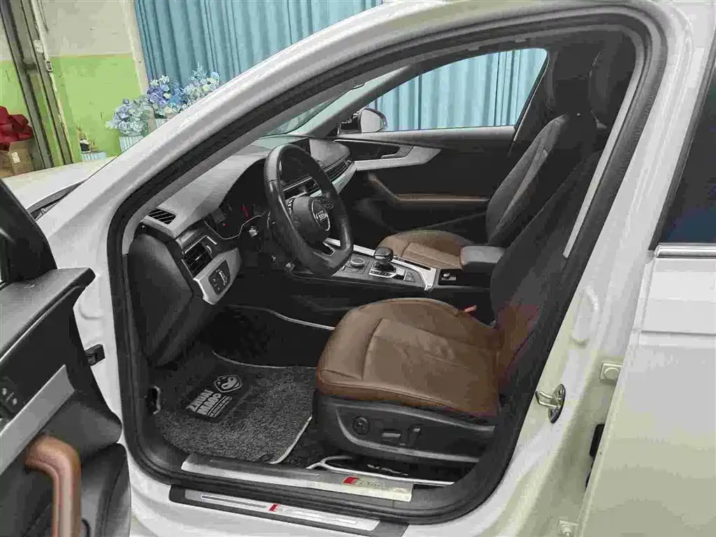 Audi A4L 2018