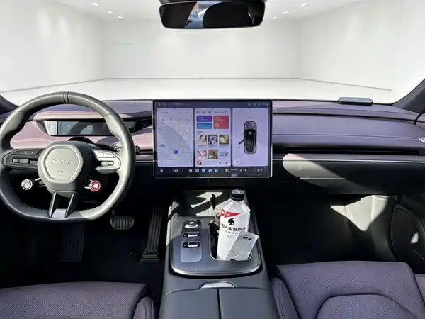 Xiaomi SU7 2024