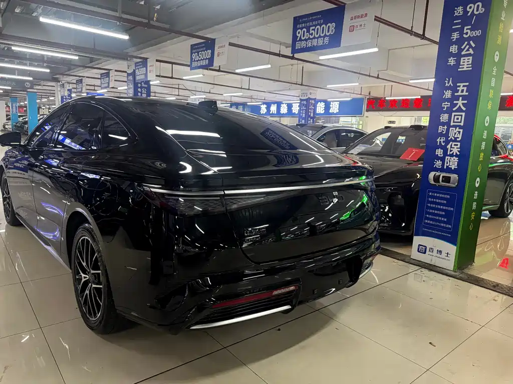 BYD Seal 07 DM-i 2025 — фото 8