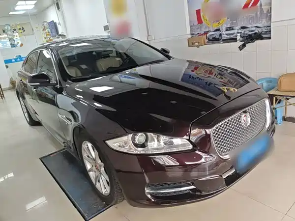 Jaguar XJ 2015