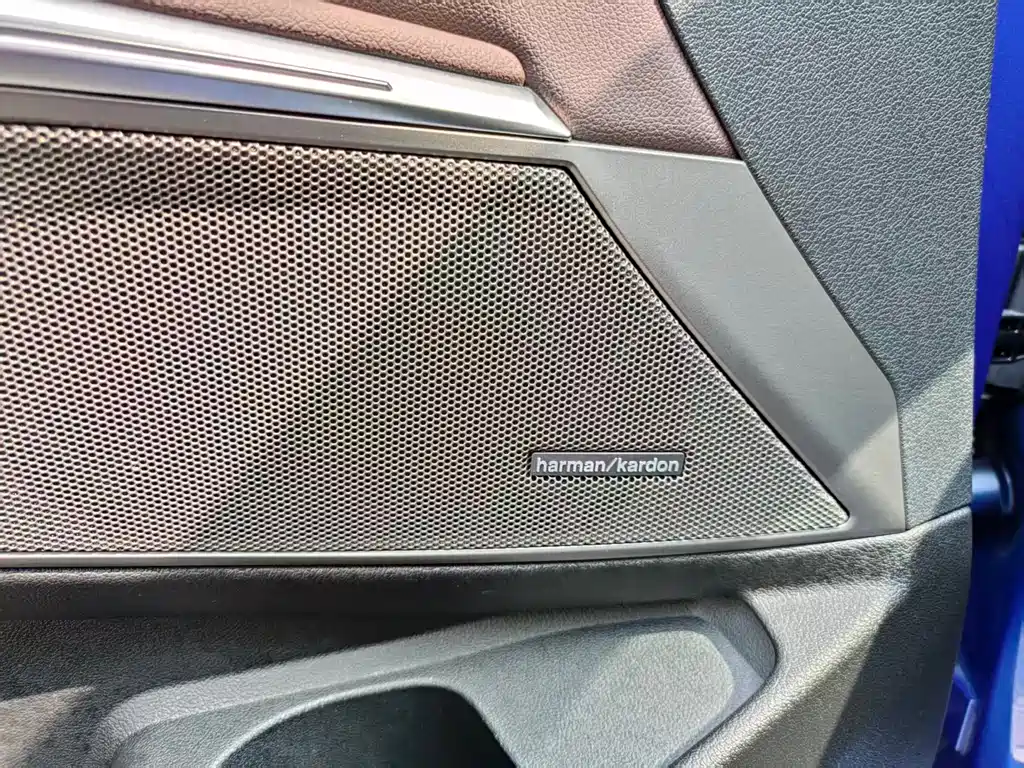 BMW 3 Series 2021 — фото 18