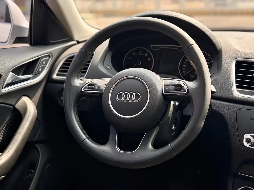 Audi Q3 2018 — фото 15