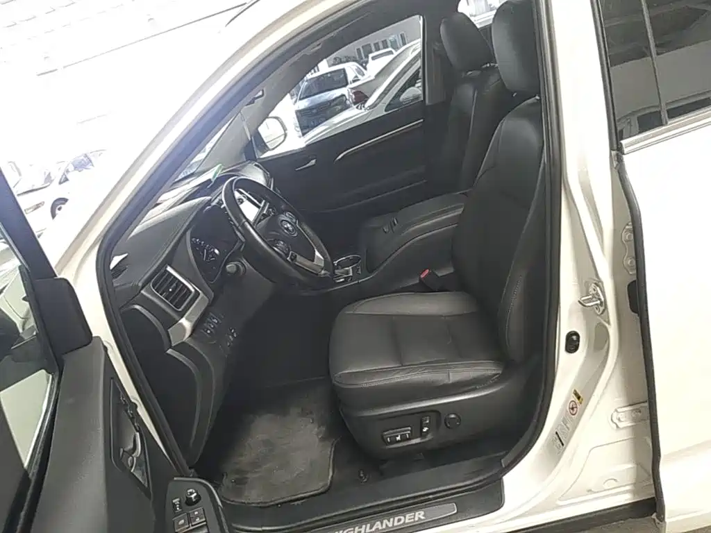 Toyota Highlander 2016 — фото 15